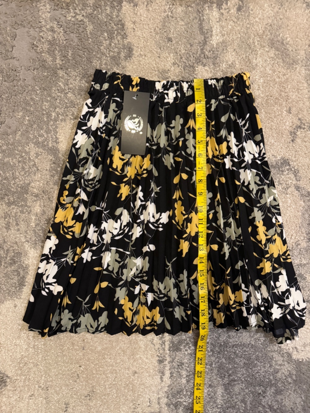 NWT S.Christina Collection Pleated Floral Mini Skirt - Picture 6 of 8